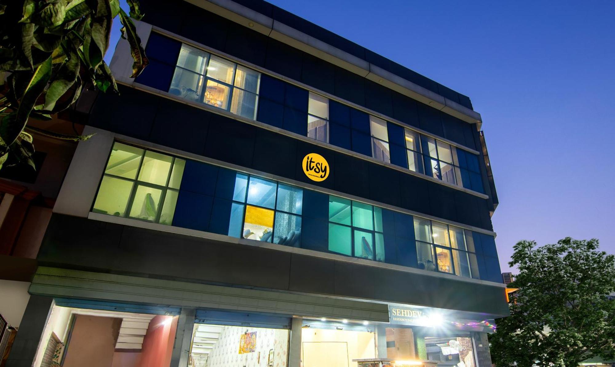 אמריצר Itsy Hotels Sehdev Residency, Near Golden Temple מראה חיצוני תמונה