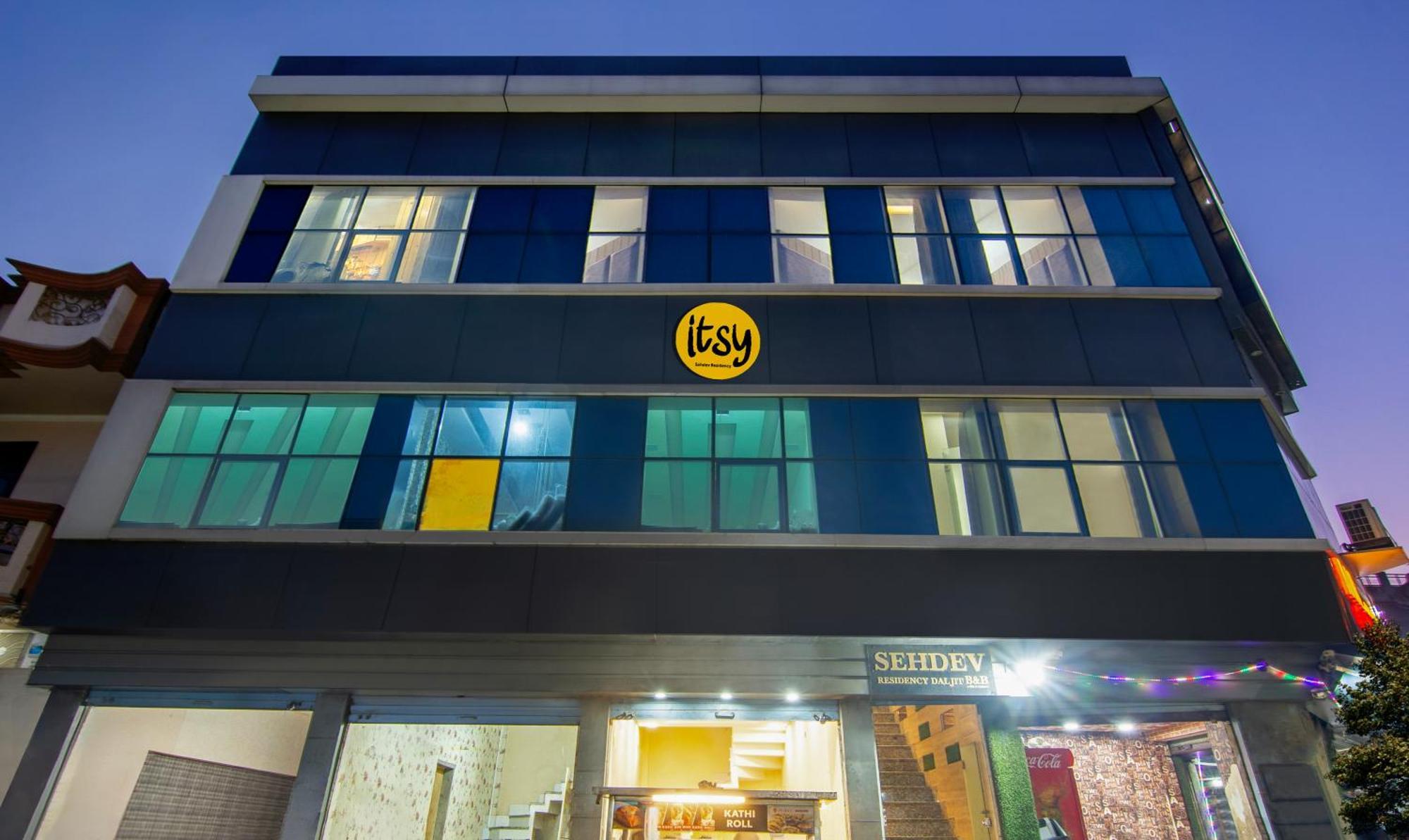 אמריצר Itsy Hotels Sehdev Residency, Near Golden Temple מראה חיצוני תמונה
